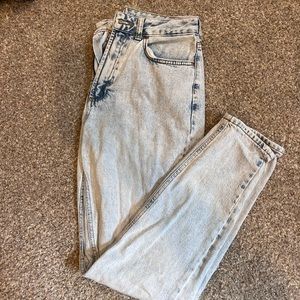 Urban Outfitters, lights wash mom jeans!
